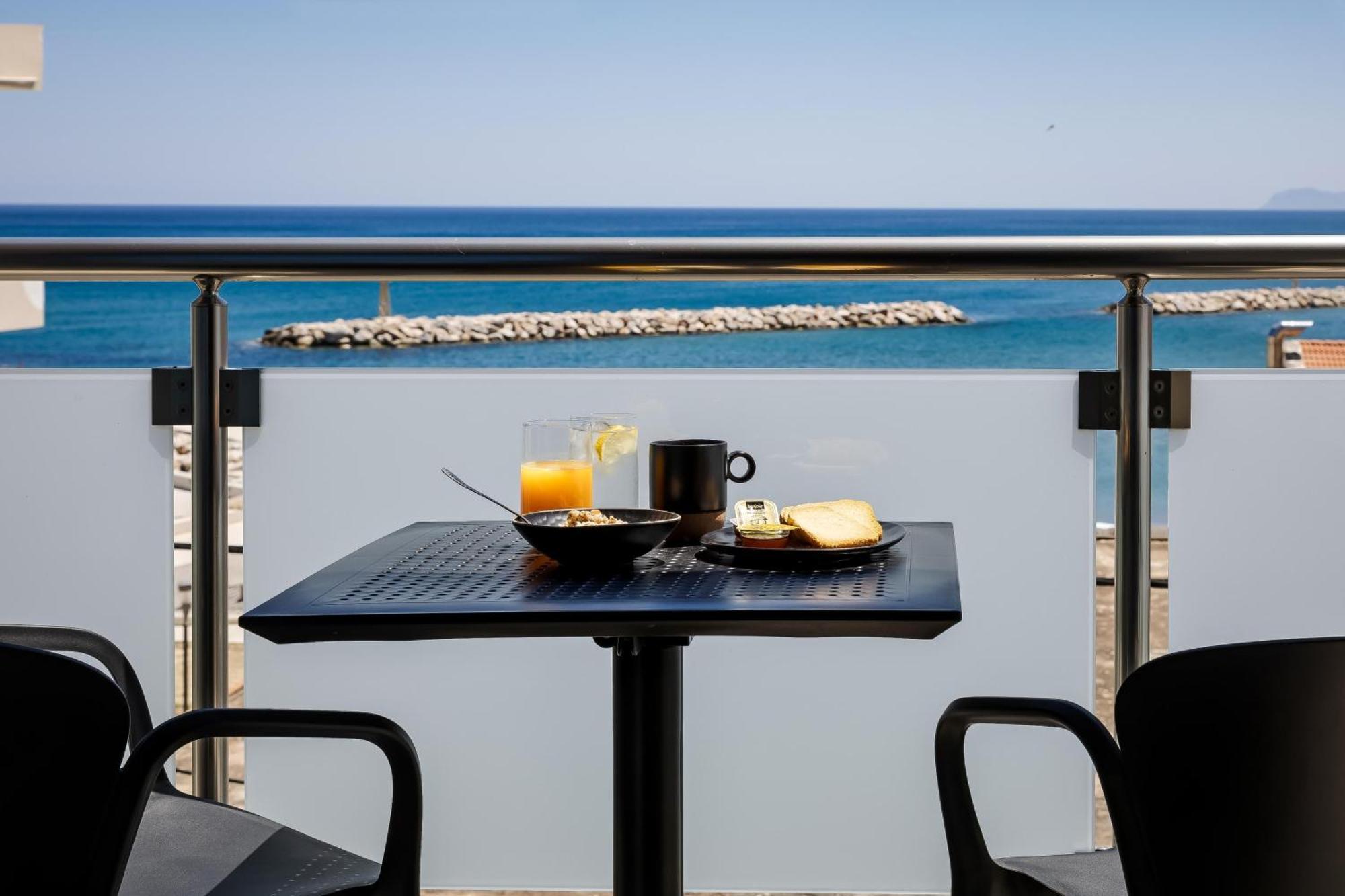 Iria Sea View Room Kolymbari Esterno foto